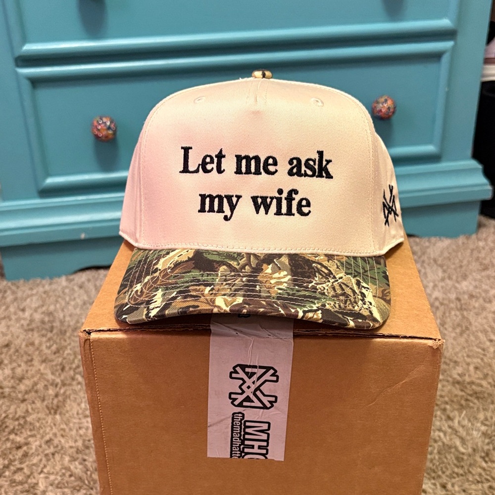 Camo hat - NWT